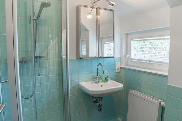 Badezimmer OG  Kunterbunt