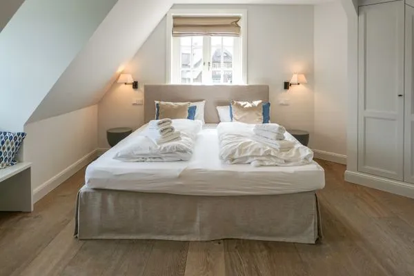 Schlafzimmer 1 OG  Lachmöwe