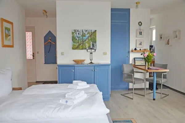 Wohnzimmer  Villa Monika, App. 7 - mit Balkon und Meerblick