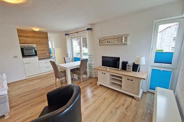 Wohnzimmer  Villa Monika, App.2 Backbord - mit Balkon und Terrasse
