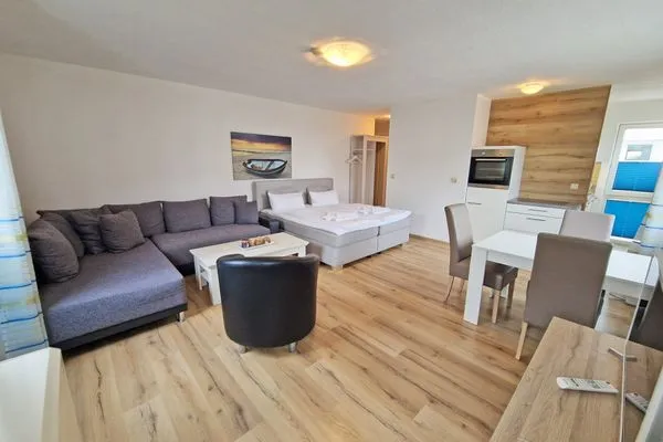 Wohnzimmer  Villa Monika, App.2 Backbord - mit Balkon und Terrasse