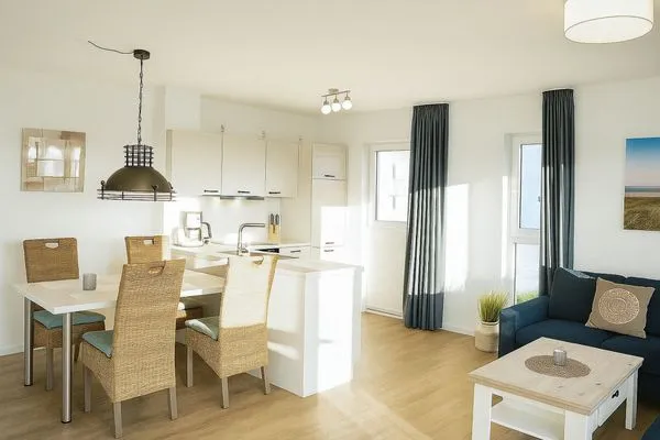 Moderne Küche mit Essbereich und Wohnzimmer  Weitblick