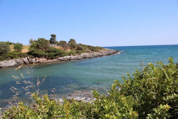 Valtaki Beach in 1.6 km  Kontstantinos