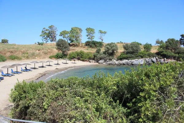 Valtaki Beach in 1.6 km  Kontstantinos