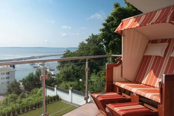 Meerblick  Villa Friede-Marie, App. Meeresidyll - mit herrlichem Ostseeblick und Balkon
