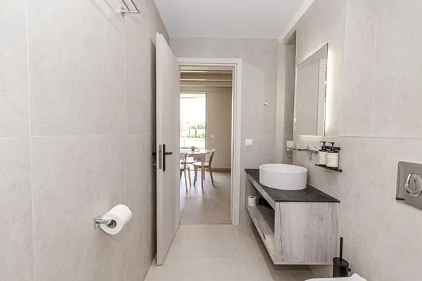 Bathroom  Helichrysum Lofts Family House