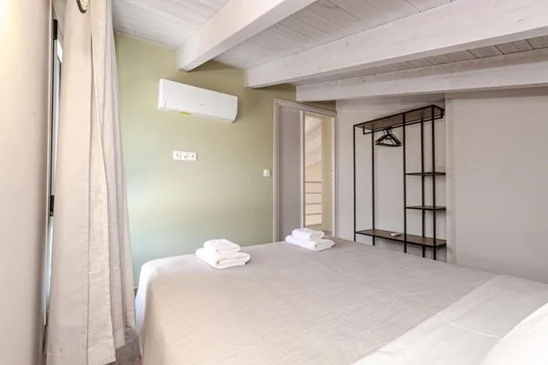 Bedroom  Helichrysum Lofts Family House