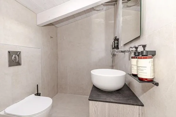 Bathroom  Helichrysum Lofts Family House