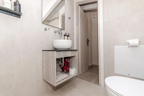 Bathroom  Helichrysum Lofts Family House