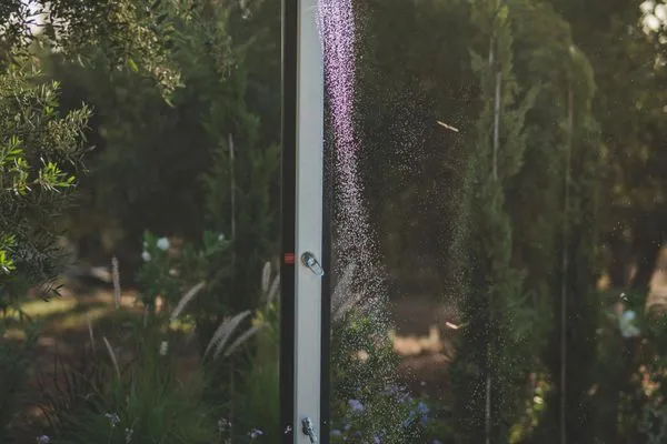 outdoor shower  Helichrysum Lofts Junior House J2