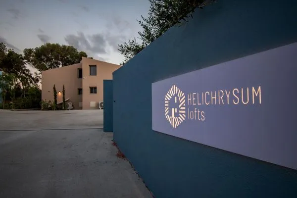 Facade / entrance  Helichrysum Lofts Junior House J3