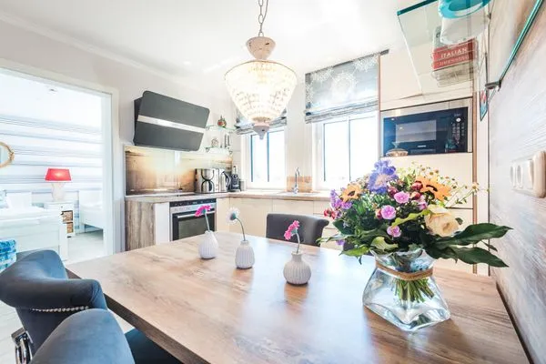 Küche / Küchenzeile  Koje 7