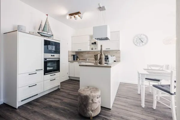 Küche / Küchenzeile  Sommersonne