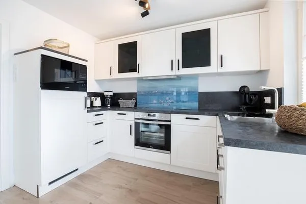 Küche / Küchenzeile  Steuerbord