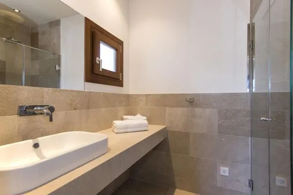 Bathroom  Villa Campos Hills