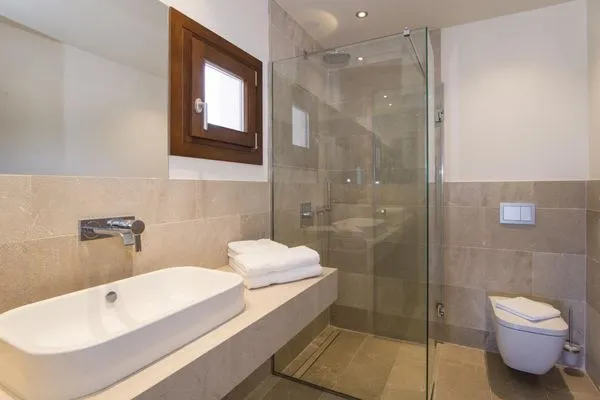 Bathroom  Villa Campos Hills
