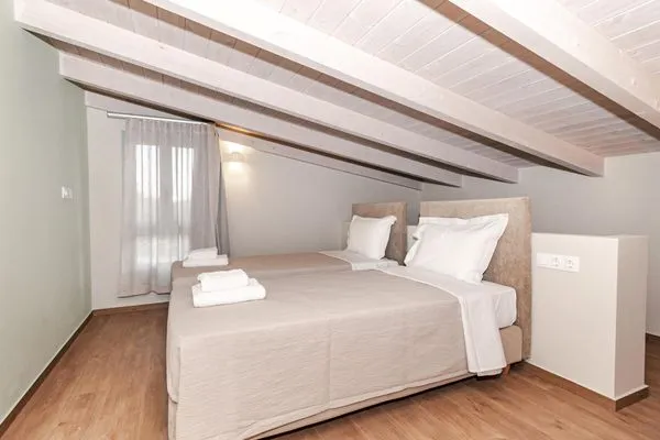 Bedroom  Helichrysum Lofts Junior House A2