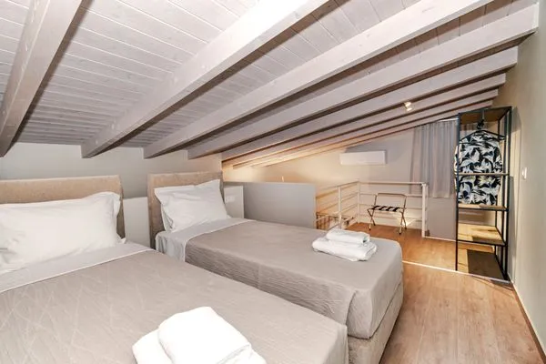 Bedroom  Helichrysum Lofts Junior House A2