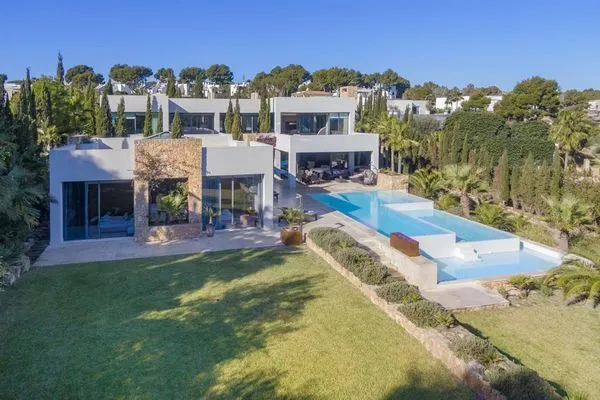 Hauptansicht  Villa Christa