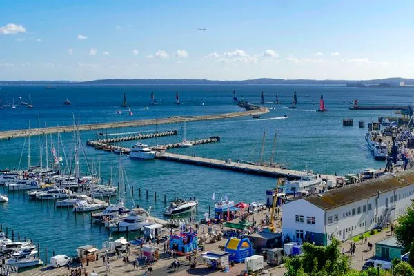 Meerblick  Villa Friede Marie, App. Finja - Hafen-Ostsee-Blick und Balkon