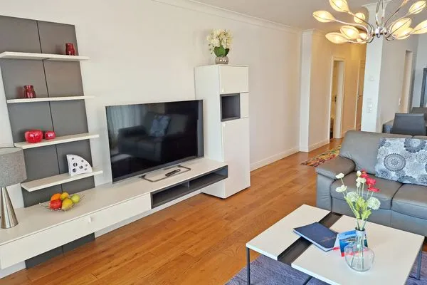 TV / Multimedia  Villa Friede Marie, App. Finja - Hafen-Ostsee-Blick und Balkon