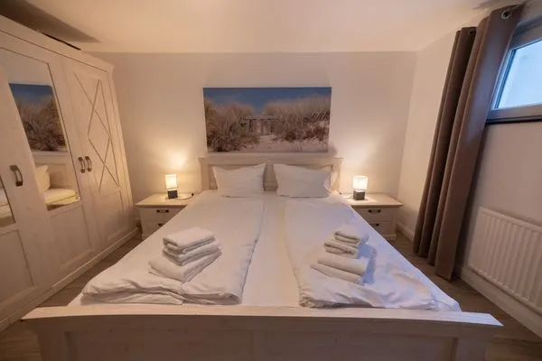 Schlafzimmer 1 UG  Lister Tor 08