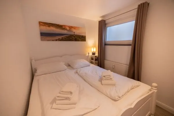 Schlafzimmer 3 UG  Lister Tor 08