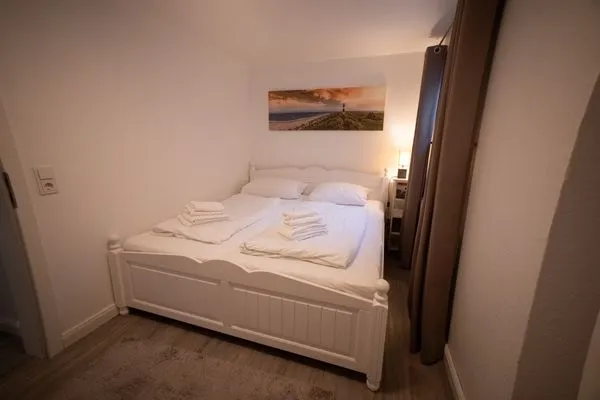 Schlafzimmer 3 UG  Lister Tor 08