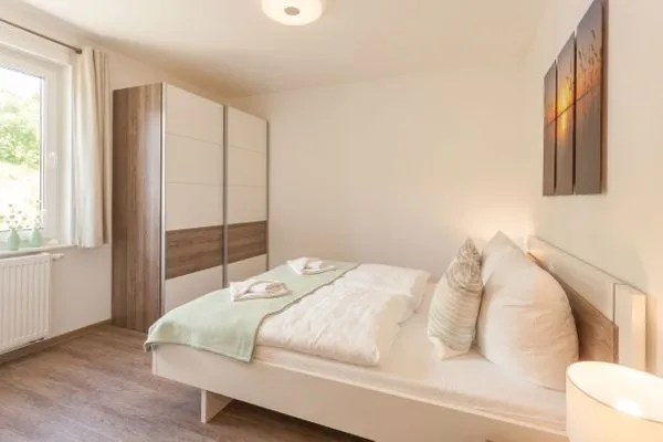 Schlafzimmer  Villa Am alten Kreidebruch, FW Störtebeker - mit Balkon