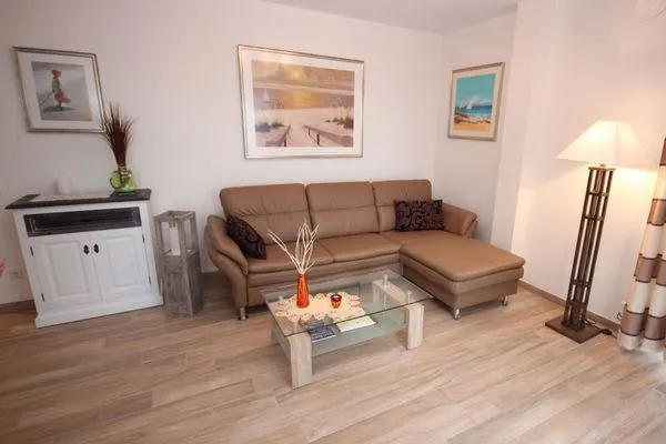 Wohnzimmer  Villa Amelie, App. Seestern - mit Balkon und Meerblick