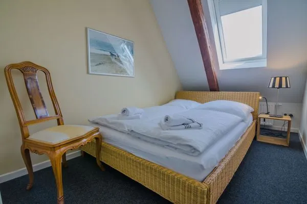 Schlafzimmer Gelb  Madeleines Nest OG