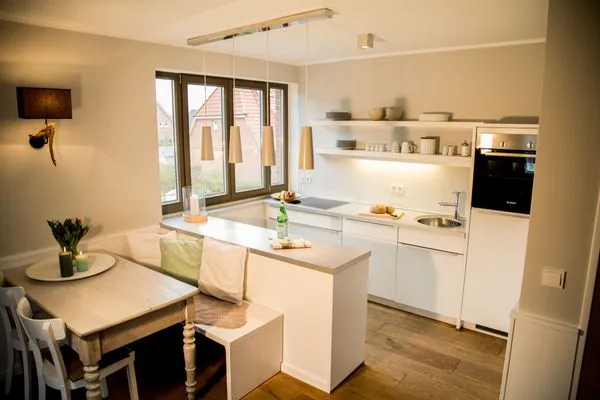 Küche / Küchenzeile  Niilön Jölstair