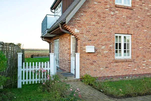 Fassade / Eingang  Listend Blick