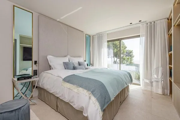 Bedroom  Villa Riviera