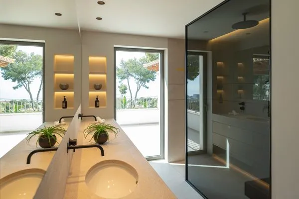 Bathroom  Villa Riviera