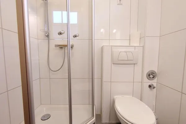 Badezimmer in der Ferienwohnung Inselnest am Meer in Wittdün auf Amrum Haus *Südspitze 17* Ferienwohnung *Inselnest am Meer*