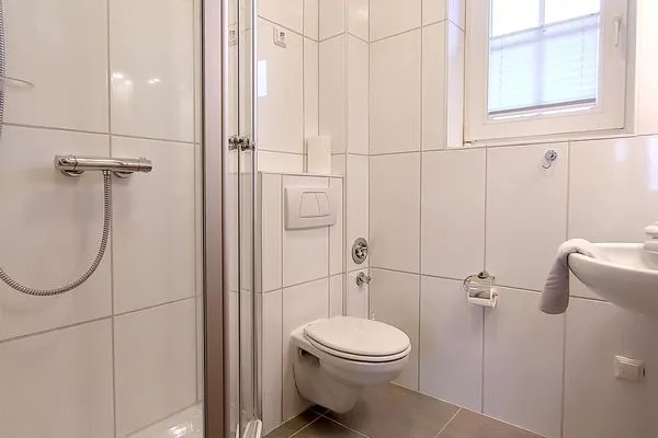 Badezimmer in der Ferienwohnung Inselnest am Meer in Wittdün auf Amrum Haus *Südspitze 17* Ferienwohnung *Inselnest am Meer*