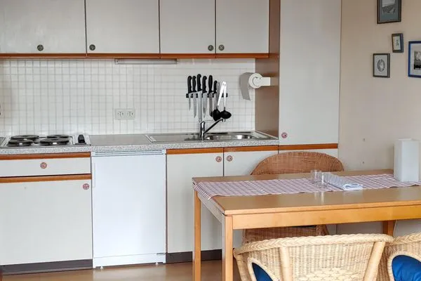 offene Küche in der Ferienwohnung Inselnest am Meer in Wittdün auf Amrum Haus *Südspitze 17* Ferienwohnung *Inselnest am Meer*