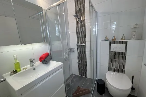 Badezimmer  Ferienwohnung Ostfriesenmuschel