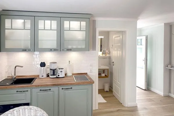 Küche / Küchenzeile  Villa Imme App. 6 - Perfekt für Paare: gemütlicher Rückzugsort mit Gartenblick