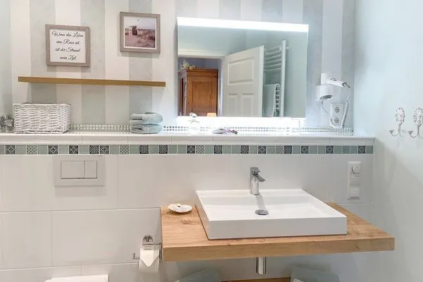 Badezimmer  Haus Anholt App. 36 - Auszeit zu Zweit mit Strandkorb auf dem Balkon