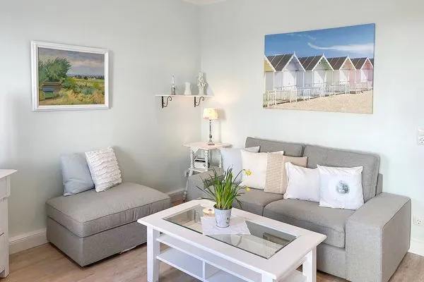 Wohnzimmer  Haus Anholt App. 36 - Auszeit zu Zweit mit Strandkorb auf dem Balkon