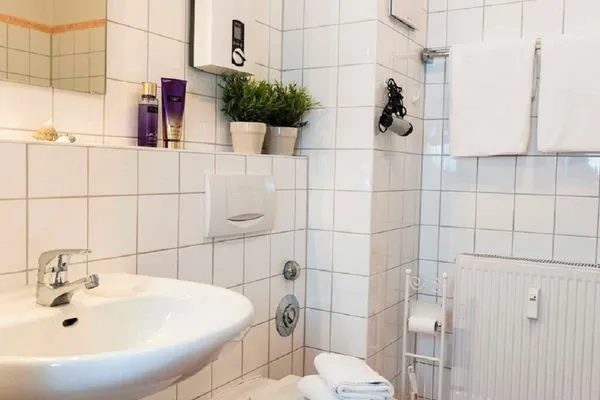Badezimmer  Haus Victoria, App. Sonnendeck - mit Meerblick
