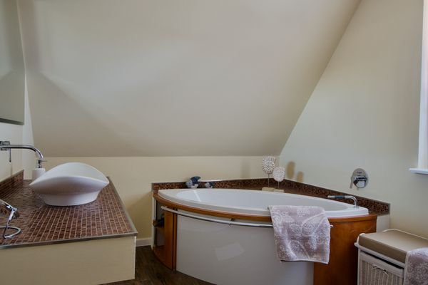  Haus Meerblau Born - Badezimmer