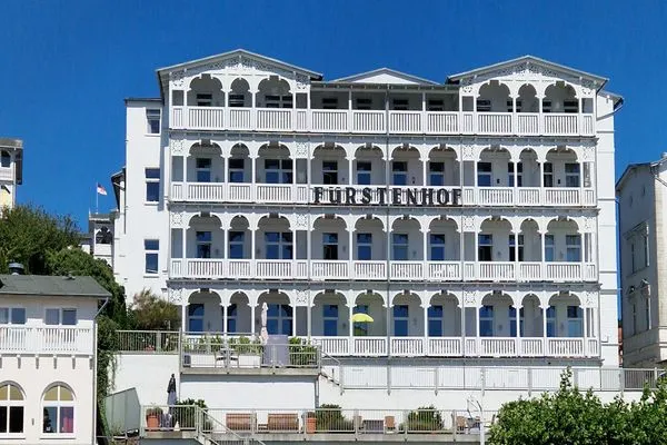 Fassade / Eingang  Fürstenhof, App. 304 - Erste Reihe am Meer