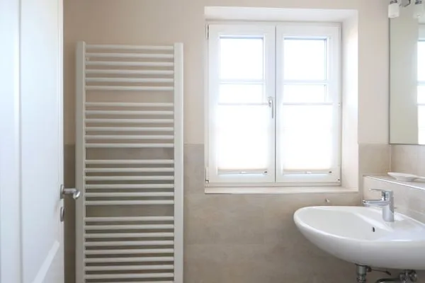 Badezimmer  Norderstr. 55c, Whg. 11, DG, Sundowner