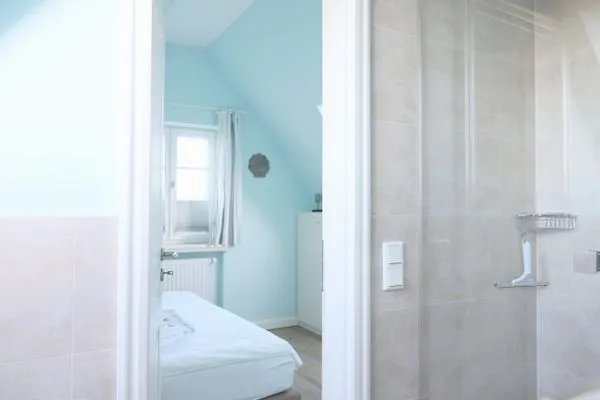 Badezimmer  Norderstr. 55c, Whg. 11, DG, Sundowner