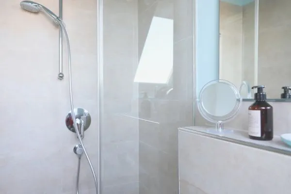 Badezimmer  Norderstr. 55c, Whg. 11, DG, Sundowner