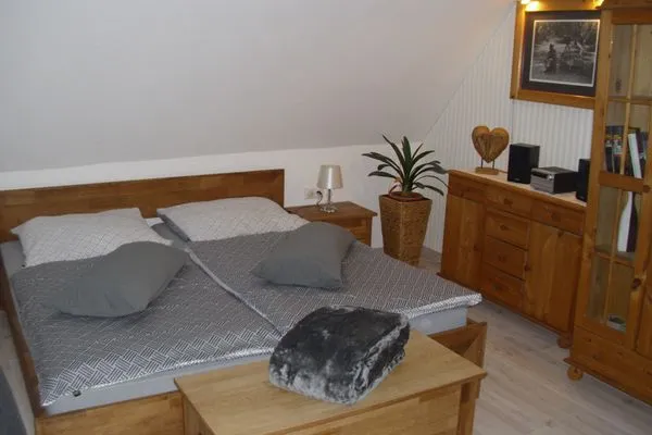 Bett  Ferienzimmer Am Stadtrand