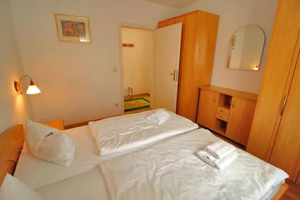 Schlafzimmer  Ferienwohnung Feuerstein - in Hafennähe